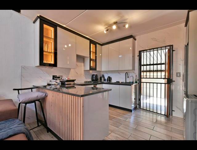 2 BEDROOM TOWNHOUSE FOR SALE IN HONEYDEW